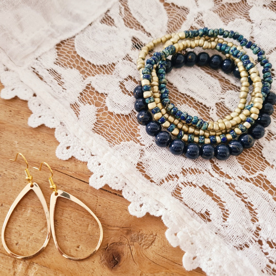 Voordeelpakket donkerblauw armbandensetje met oorbellen