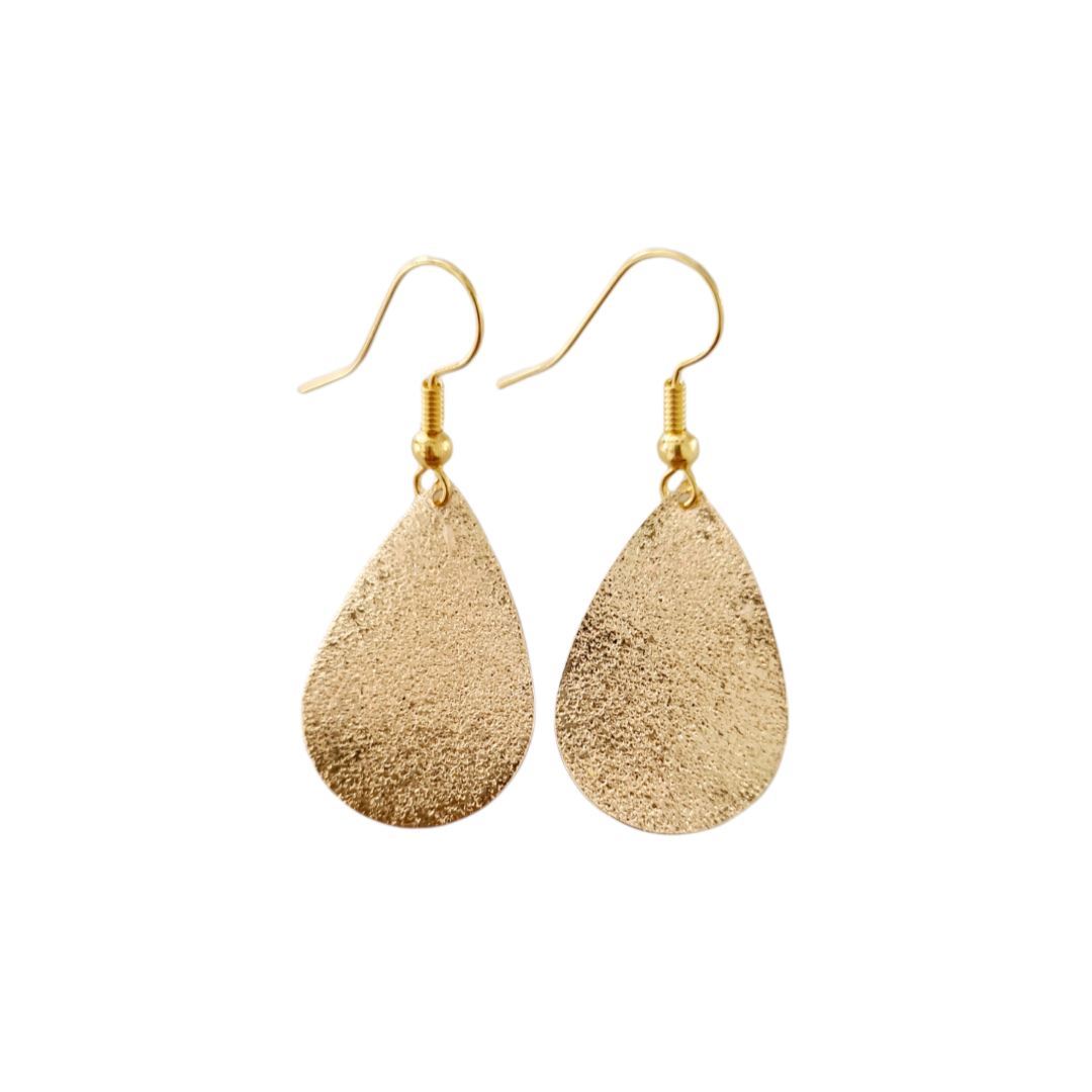 Gouden druppel oorbellen 1,7 cm breed, lichtgewicht feestelijke oorbellen met tijdloze elegantie
