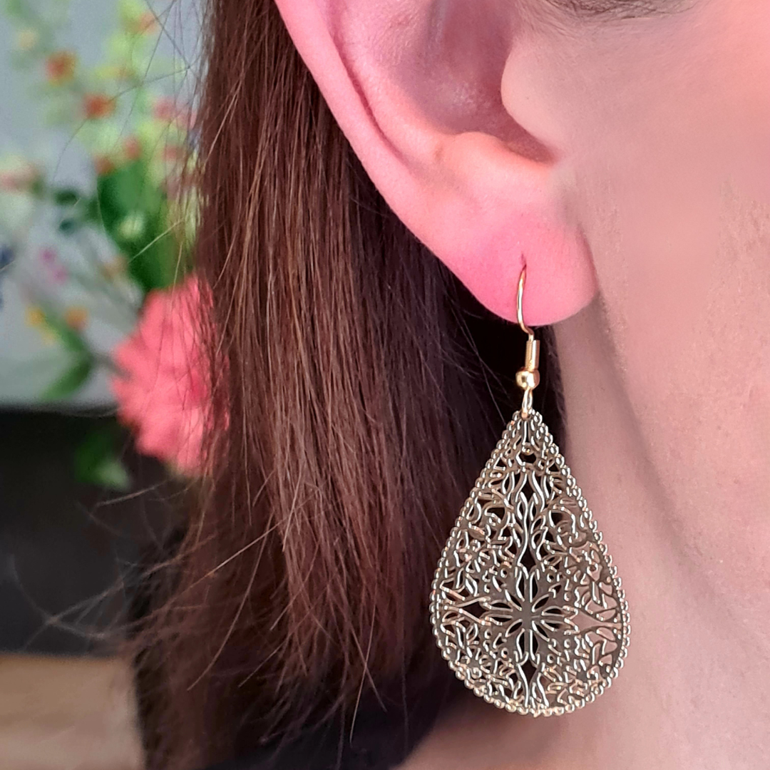 Bohemian look grote druppel oorbel goud