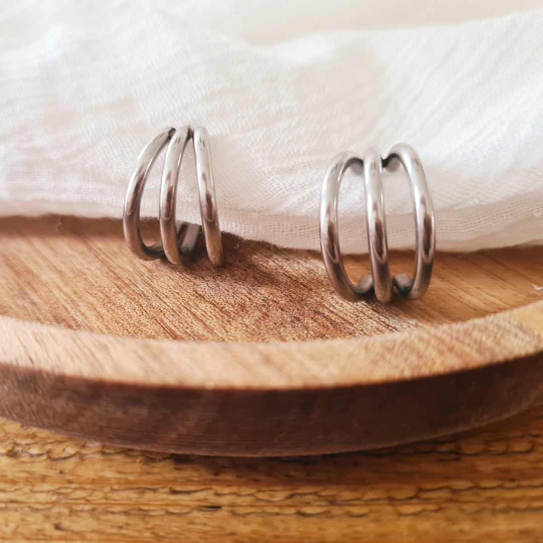 Stainless steel triple hoop oorbellen in zilver in één oorgaatje