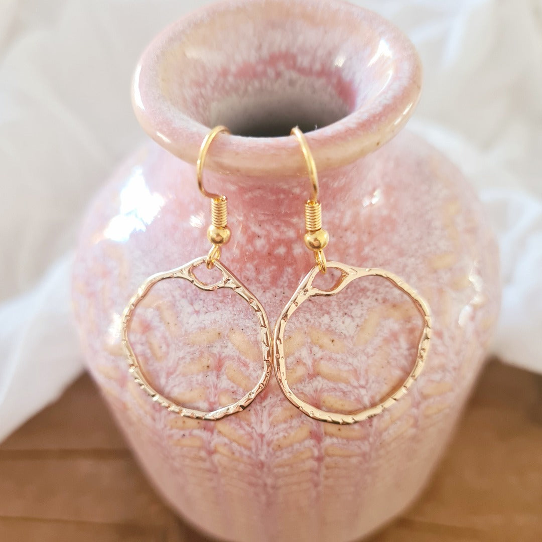 Gouden ring oorbellen met chique design