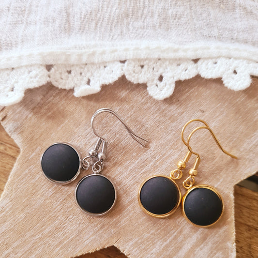 Elegante korte oorbellen met zwarte steen goud zilver Little Suzies