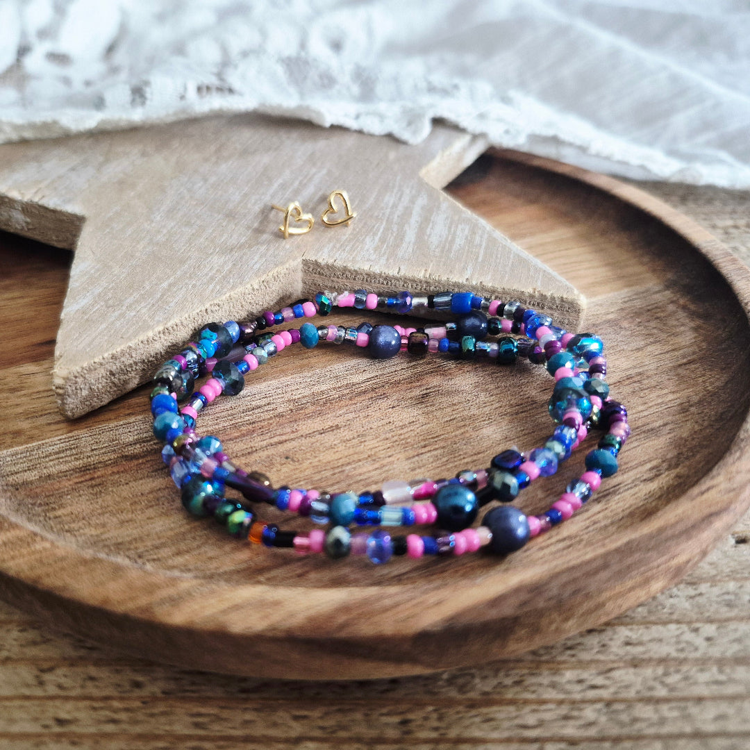 Ibizasetje armbanden in roze paars blauw mix handgemaakt met stekertjes naar keuze