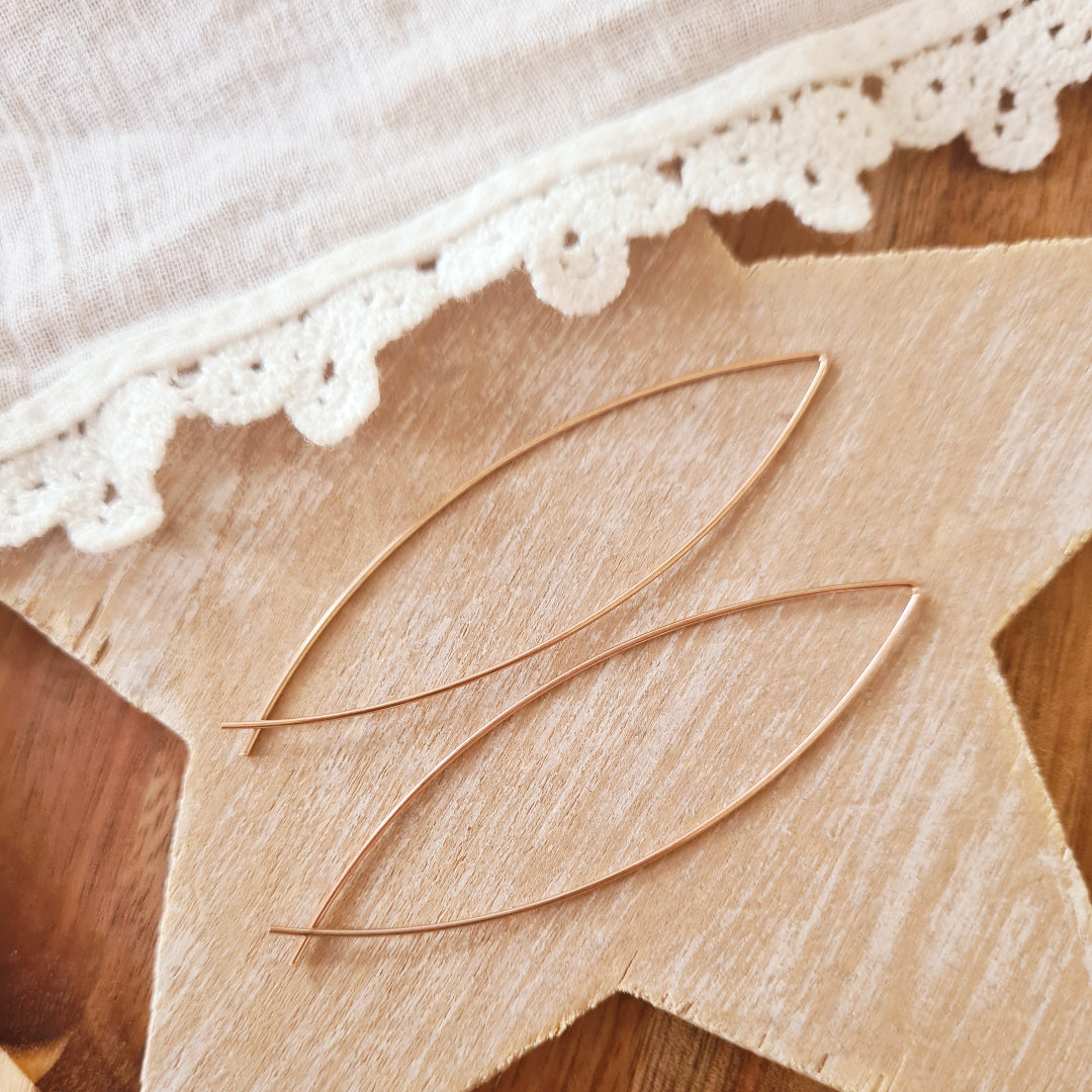 Roségouden oorbellen van stainless steel met gesloten draadvorm, hypoallergeen