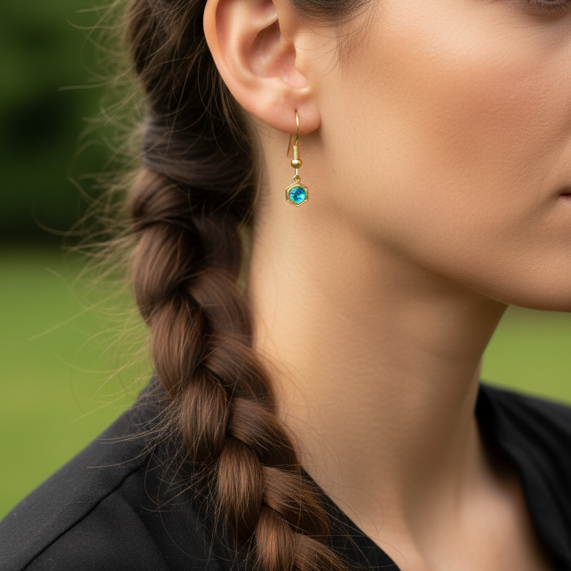 Goudkleurige turquoise geboortesteenoorbel - extra kleine maat