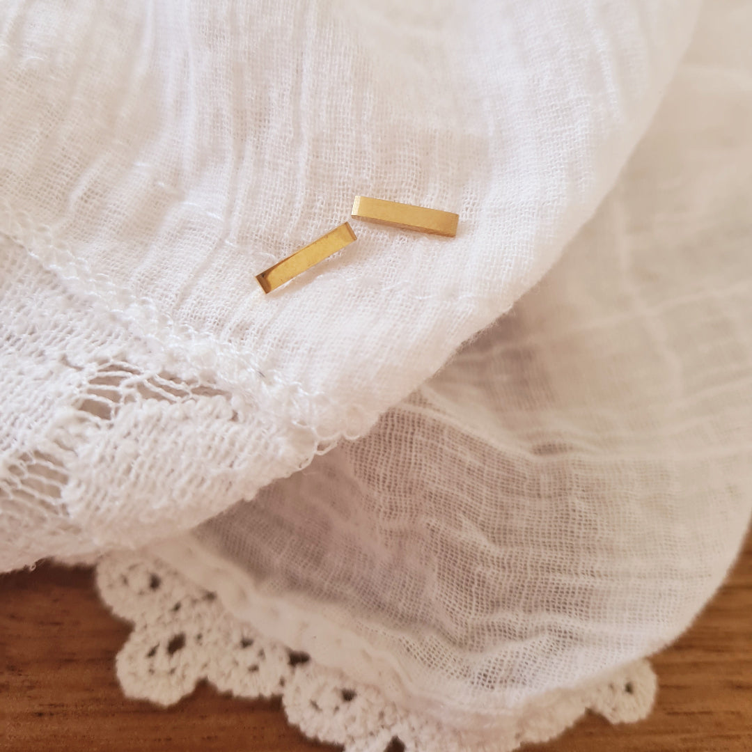 Staafjes stekertjes goud stainless steel minimalistische oorbellen