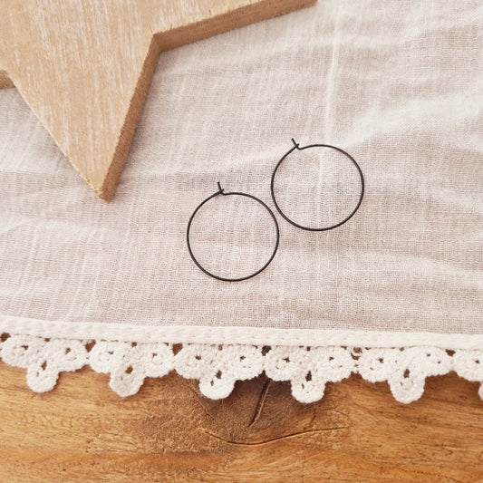 zwart metalen ring creool basisoorbel