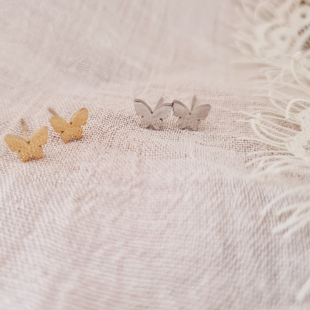 Zilveren vlinder stekertjes met fijne detail